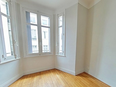 APPARTEMENT T3 A LOUER - LYON 2EME ARRONDISSEMENT Vaubecour-Mairie - 59.98 m2 - 975€ charges comprises par mois