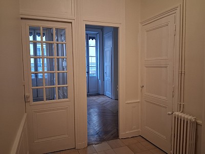 APPARTEMENT T3 A LOUER - LYON 2EME ARRONDISSEMENT Carnot-Charite - 71.04 m2 - 1220€ charges comprises par mois