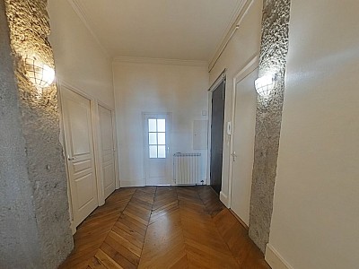 APPARTEMENT T3 A LOUER - LYON 2EME ARRONDISSEMENT La Bourse-Grenette - 68.28 m2 - 930 &euro; charges comprises par mois