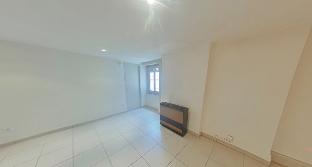 APPARTEMENT T3 A LOUER - LYON 2EME ARRONDISSEMENT Carnot-Charite - 73.06 m2 - 1 055 &euro; charges comprises par mois