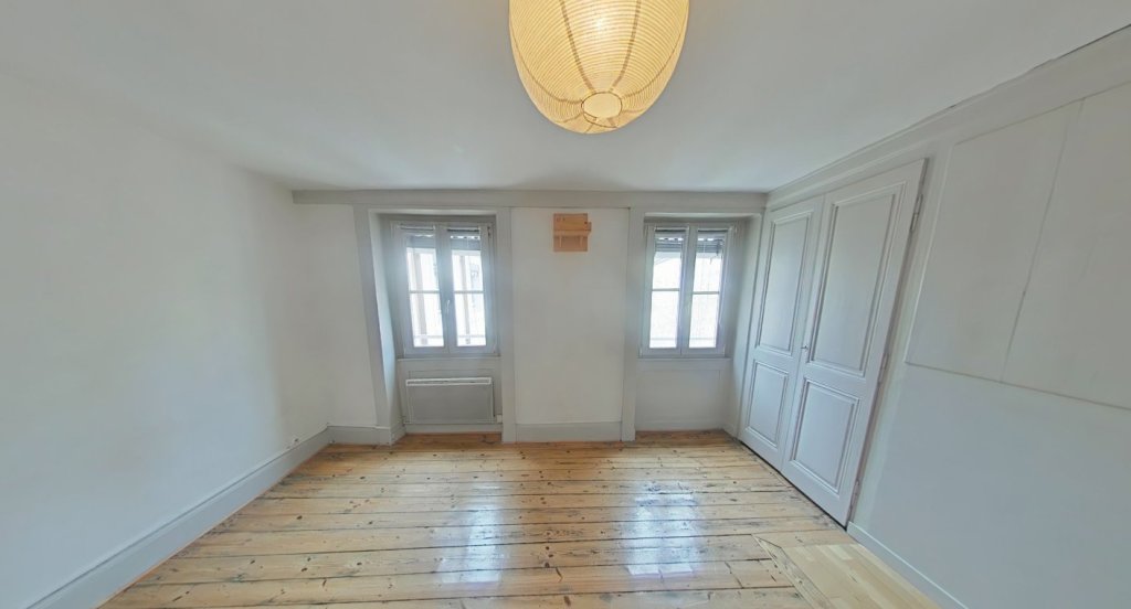 APPARTEMENT T3 A LOUER - LYON 2EME ARRONDISSEMENT Carnot-Charite - 73.06 m2 - 1 055 &euro; charges comprises par mois