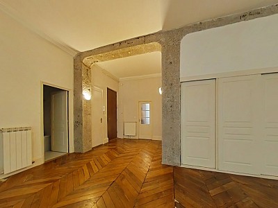 APPARTEMENT T3 A LOUER - LYON 2EME ARRONDISSEMENT La Bourse-Grenette - 86.4 m2 - 1 235 € charges comprises par mois