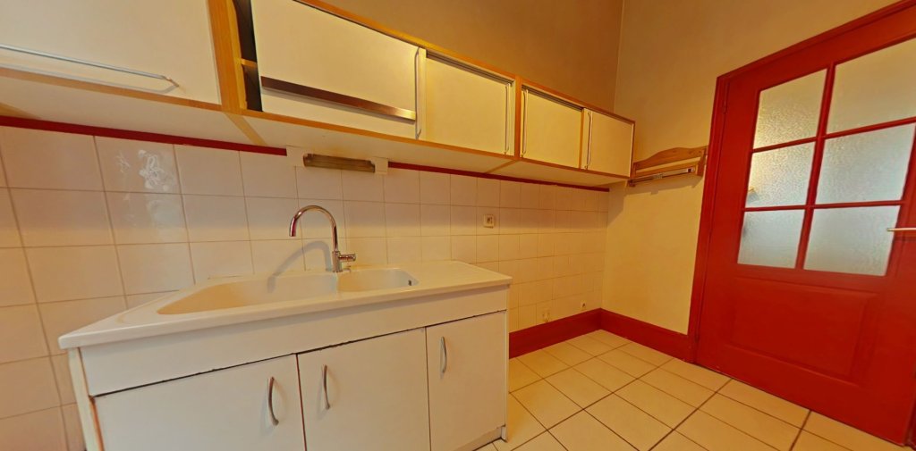 APPARTEMENT T3 A LOUER - LYON 2EME ARRONDISSEMENT La Bourse-Grenette - 86.4 m2 - 1 235 &euro; charges comprises par mois