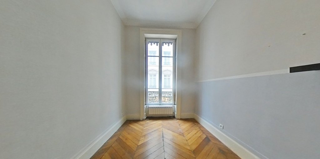 APPARTEMENT T3 A LOUER - LYON 2EME ARRONDISSEMENT La Bourse-Grenette - 86.4 m2 - 1 235 &euro; charges comprises par mois
