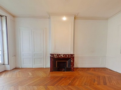 APPARTEMENT T3 A LOUER - LYON 2EME ARRONDISSEMENT Carnot-Charite - 121.35 m2 - 1405€ charges comprises par mois