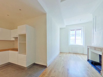 APPARTEMENT T3 A LOUER - LYON 2EME ARRONDISSEMENT Merciere-Grolee - 68.99 m2 - 1235€ charges comprises par mois