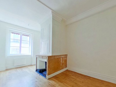APPARTEMENT T3 A LOUER - LYON 2EME ARRONDISSEMENT Merciere-Grolee - 68.99 m2 - 1235€ charges comprises par mois