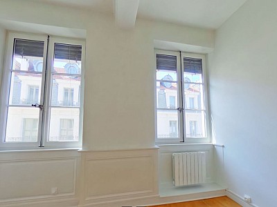 APPARTEMENT T3 A LOUER - LYON 2EME ARRONDISSEMENT Merciere-Grolee - 68.99 m2 - 1235€ charges comprises par mois