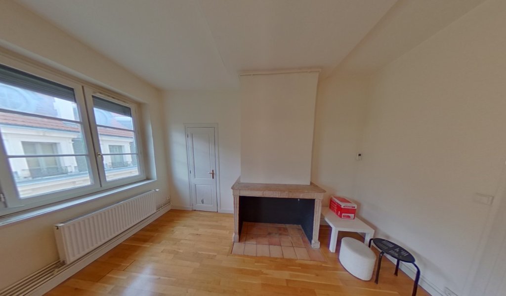 APPARTEMENT T3 A LOUER - LYON 2EME ARRONDISSEMENT Merciere-Grolee - 82.89 m2 - 1�215�&euro; charges comprises par mois