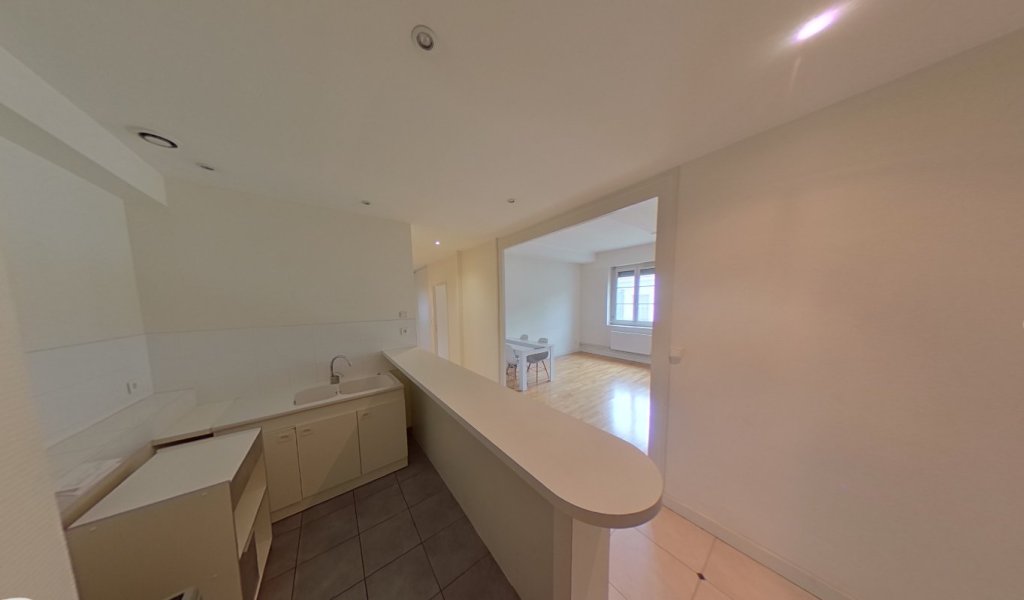 APPARTEMENT T3 A LOUER - LYON 2EME ARRONDISSEMENT Merciere-Grolee - 82.89 m2 - 1�215�&euro; charges comprises par mois