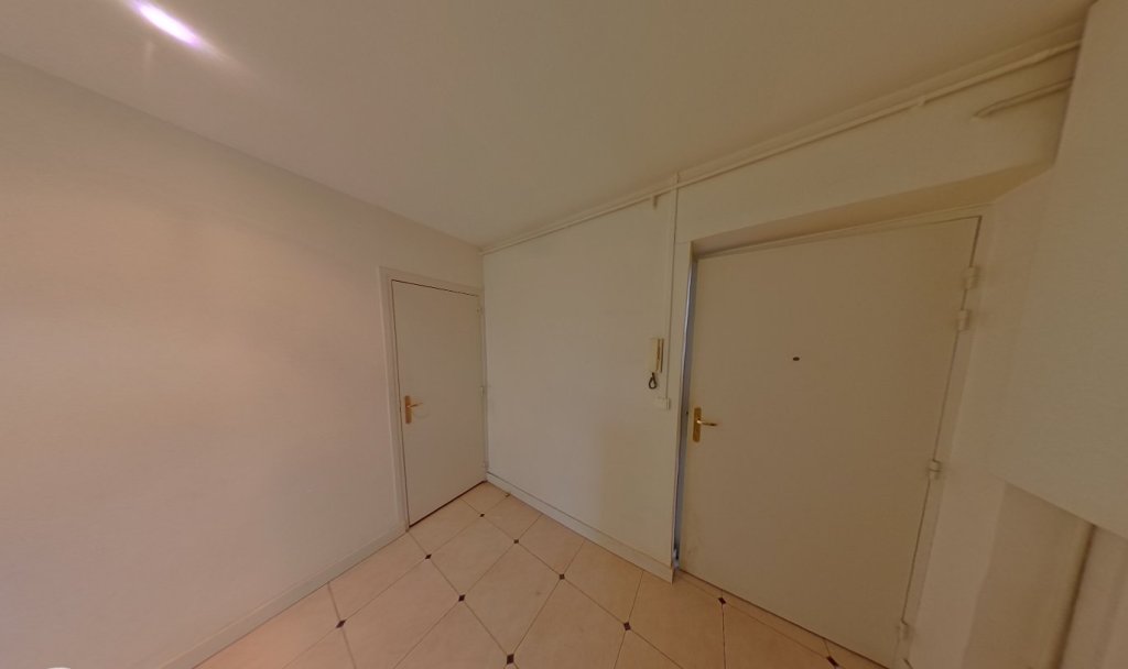 APPARTEMENT T3 A LOUER - LYON 2EME ARRONDISSEMENT Merciere-Grolee - 82.89 m2 - 1�215�&euro; charges comprises par mois