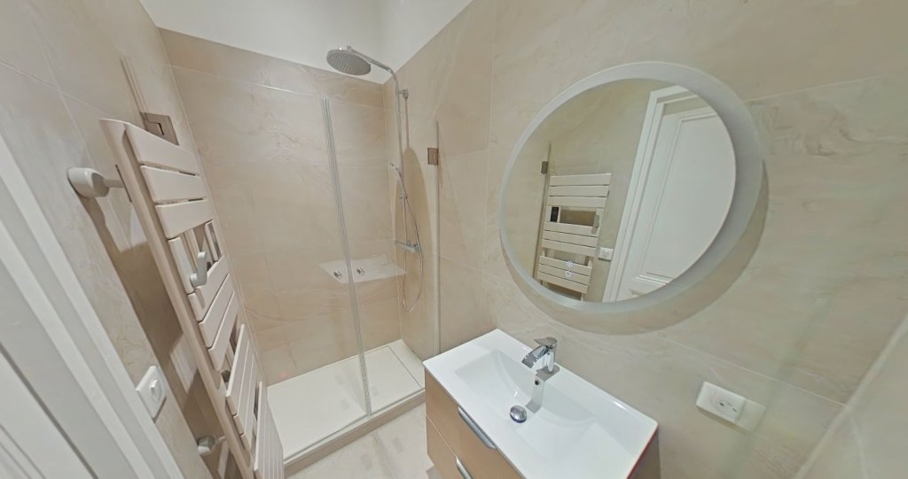 APPARTEMENT T3 A LOUER - LYON 2EME ARRONDISSEMENT La Bourse-Grenette - 79.13 m2 - 1�800�&euro; charges comprises par mois