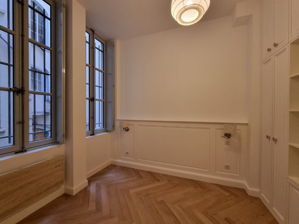 APPARTEMENT T3 A LOUER - LYON 2EME ARRONDISSEMENT La Bourse-Grenette - 79.13 m2 - 1�800�&euro; charges comprises par mois