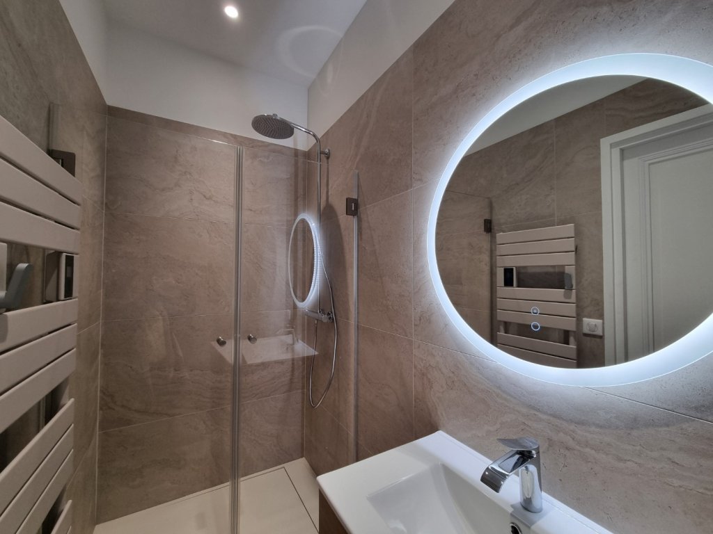 APPARTEMENT T3 A LOUER - LYON 2EME ARRONDISSEMENT La Bourse-Grenette - 79.13 m2 - 1�800�&euro; charges comprises par mois