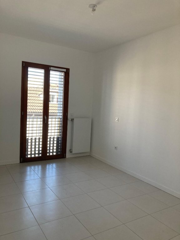 APPARTEMENT T3 A LOUER - LYON 2EME ARRONDISSEMENT - 59.2 m2 - 1�000�&euro; charges comprises par mois