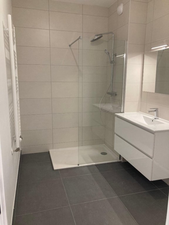 APPARTEMENT T3 A LOUER - LYON 2EME ARRONDISSEMENT - 59.2 m2 - 1�000�&euro; charges comprises par mois