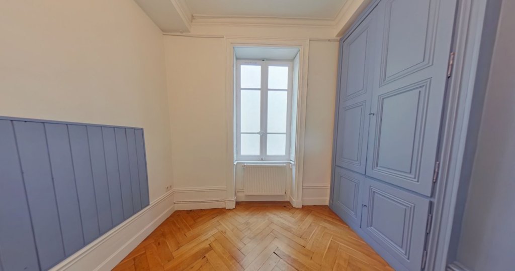APPARTEMENT T3 A LOUER - LYON 2EME ARRONDISSEMENT Bellecour-Sala - 72.36 m2 - 1 125 &euro; charges comprises par mois