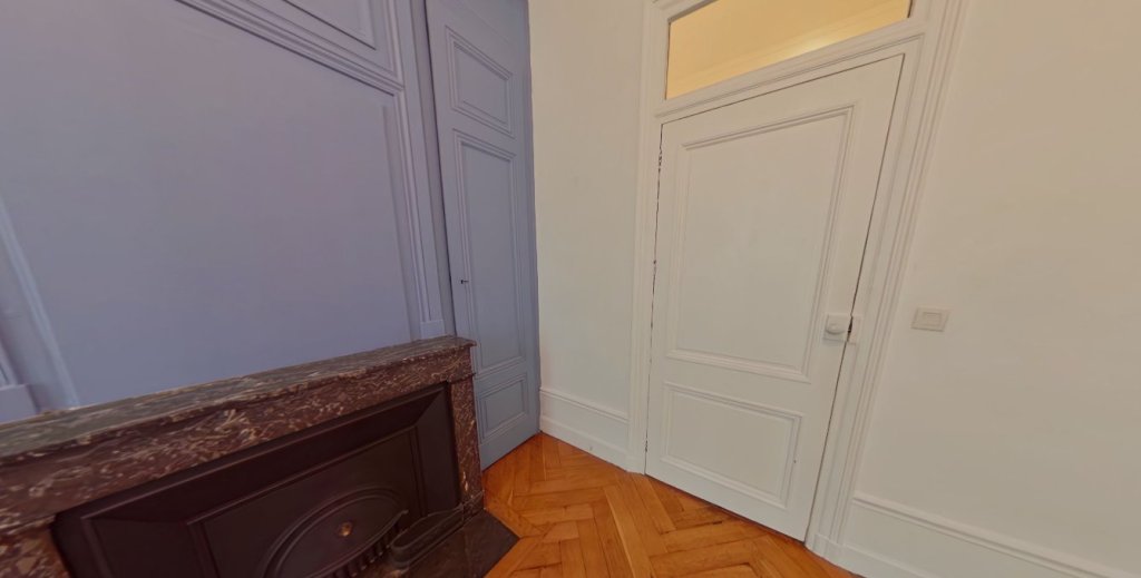 APPARTEMENT T3 A LOUER - LYON 2EME ARRONDISSEMENT Bellecour-Sala - 72.36 m2 - 1 125 &euro; charges comprises par mois