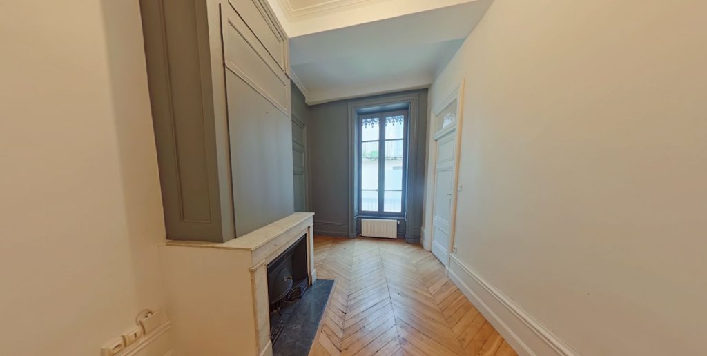 APPARTEMENT T3 A LOUER - LYON 2EME ARRONDISSEMENT Bellecour-Sala - 72.36 m2 - 1 125 &euro; charges comprises par mois