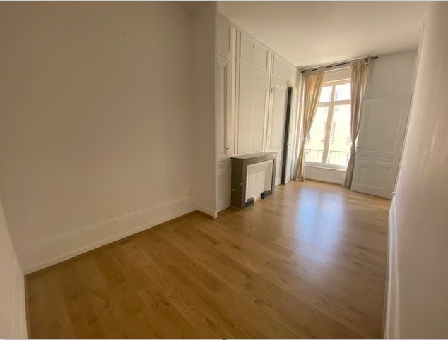 APPARTEMENT T3 A LOUER - LYON 2EME ARRONDISSEMENT Gailleton-A. Comte - 66.53 m2 - 1 070 &euro; charges comprises par mois