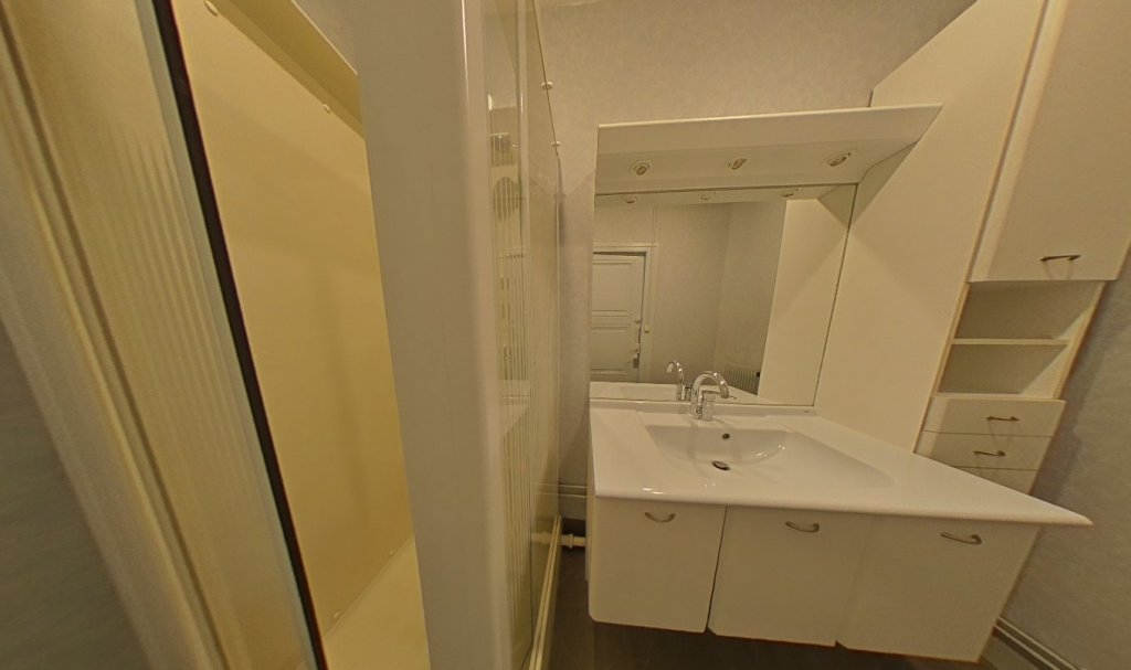 APPARTEMENT T3 A LOUER - LYON 2EME ARRONDISSEMENT Vaubecour-Mairie - 84.99 m2 - 1 330 &euro; charges comprises par mois
