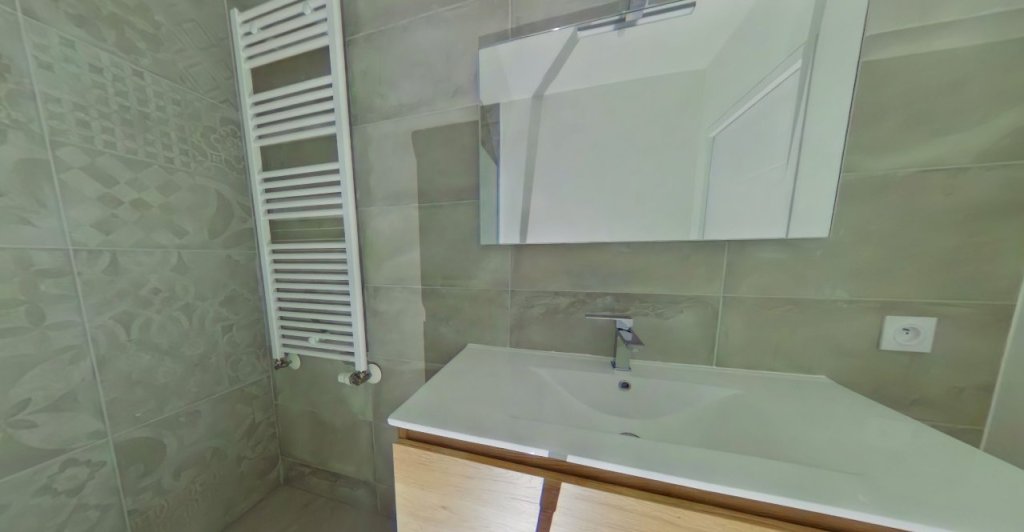 APPARTEMENT T3 A LOUER - LYON 2EME ARRONDISSEMENT - 69.6 m2 - 1 520 &euro; charges comprises par mois