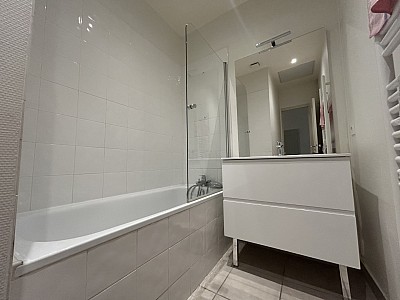 APPARTEMENT T3 A LOUER - LYON 2EME ARRONDISSEMENT Merciere-Grolee - 108.3 m2 - 1 575 € charges comprises par mois