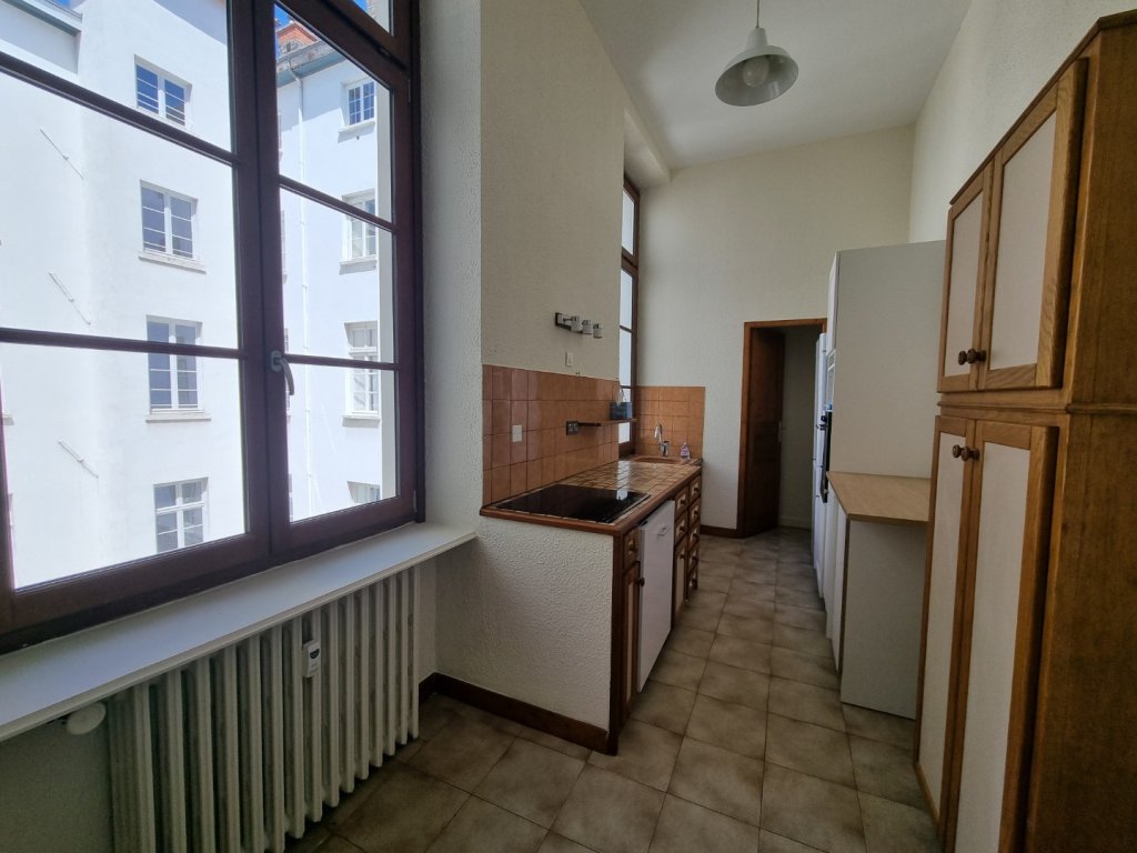 APPARTEMENT T3 A LOUER - LYON 2EME ARRONDISSEMENT Bellecour-Sala - 66.69 m2 - 1 300 &euro; charges comprises par mois