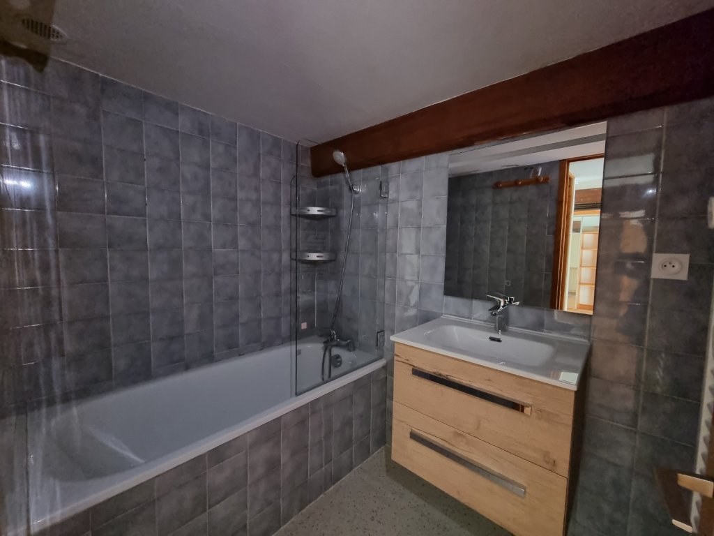 APPARTEMENT T3 A LOUER - LYON 2EME ARRONDISSEMENT Bellecour-Sala - 66.69 m2 - 1 300 &euro; charges comprises par mois