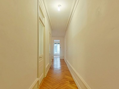 APPARTEMENT T3 A LOUER - LYON 2EME ARRONDISSEMENT La Bourse-Grenette - 98.86 m2 - 1 605 € charges comprises par mois
