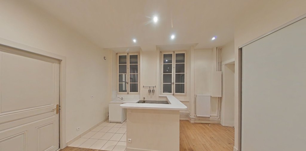 APPARTEMENT T3 A LOUER - LYON 2EME ARRONDISSEMENT Merciere-Grolee - 74.83 m2 - 1 227 &euro; charges comprises par mois