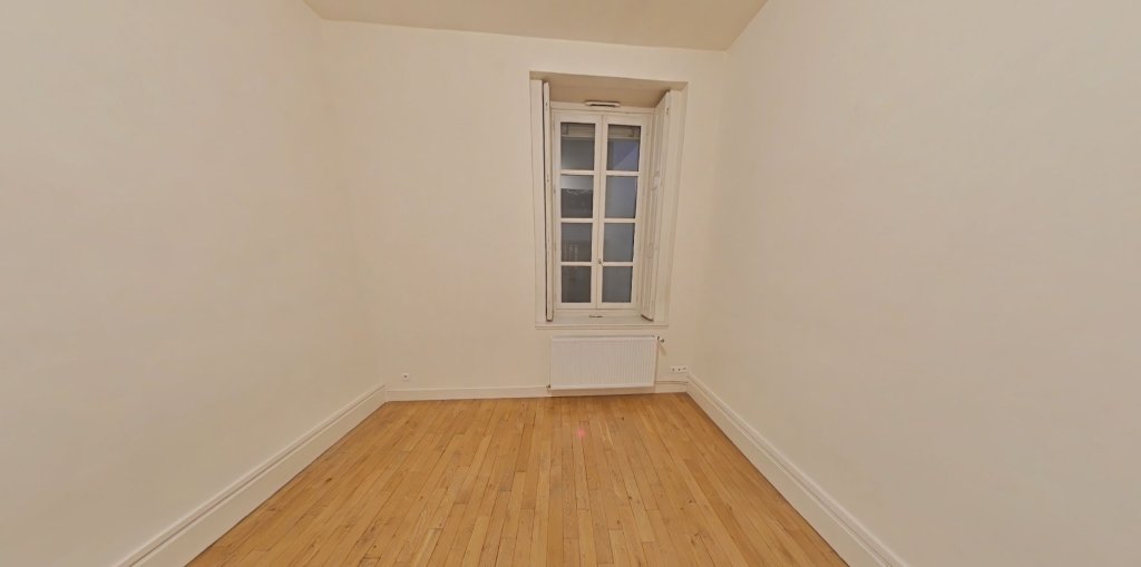 APPARTEMENT T3 A LOUER - LYON 2EME ARRONDISSEMENT Merciere-Grolee - 74.83 m2 - 1 227 &euro; charges comprises par mois