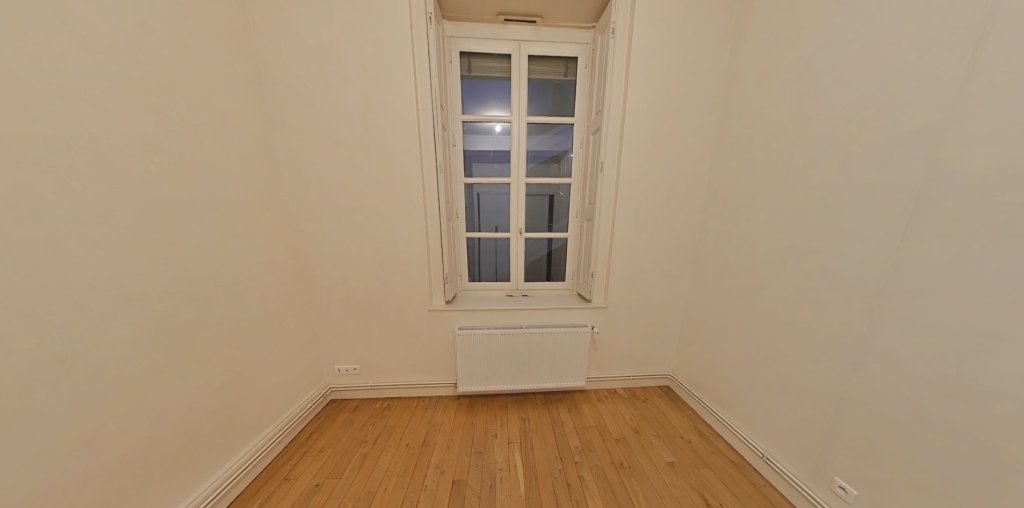 APPARTEMENT T3 A LOUER - LYON 2EME ARRONDISSEMENT Merciere-Grolee - 74.83 m2 - 1 227 &euro; charges comprises par mois