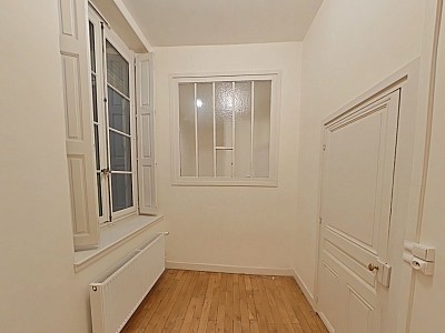 APPARTEMENT T3 A LOUER - LYON 2EME ARRONDISSEMENT Merciere-Grolee - 74.83 m2 - 1 227 € charges comprises par mois