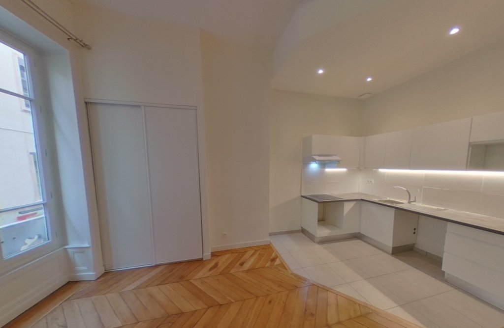 APPARTEMENT T3 A LOUER - LYON 2EME ARRONDISSEMENT Bellecour-Sala - 65.29 m2 - 1 080 &euro; charges comprises par mois