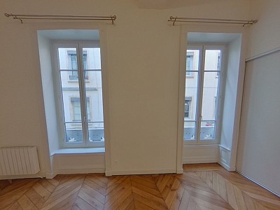 APPARTEMENT T3 A LOUER - LYON 2EME ARRONDISSEMENT Bellecour-Sala - 65.29 m2 - 1 080 &euro; charges comprises par mois
