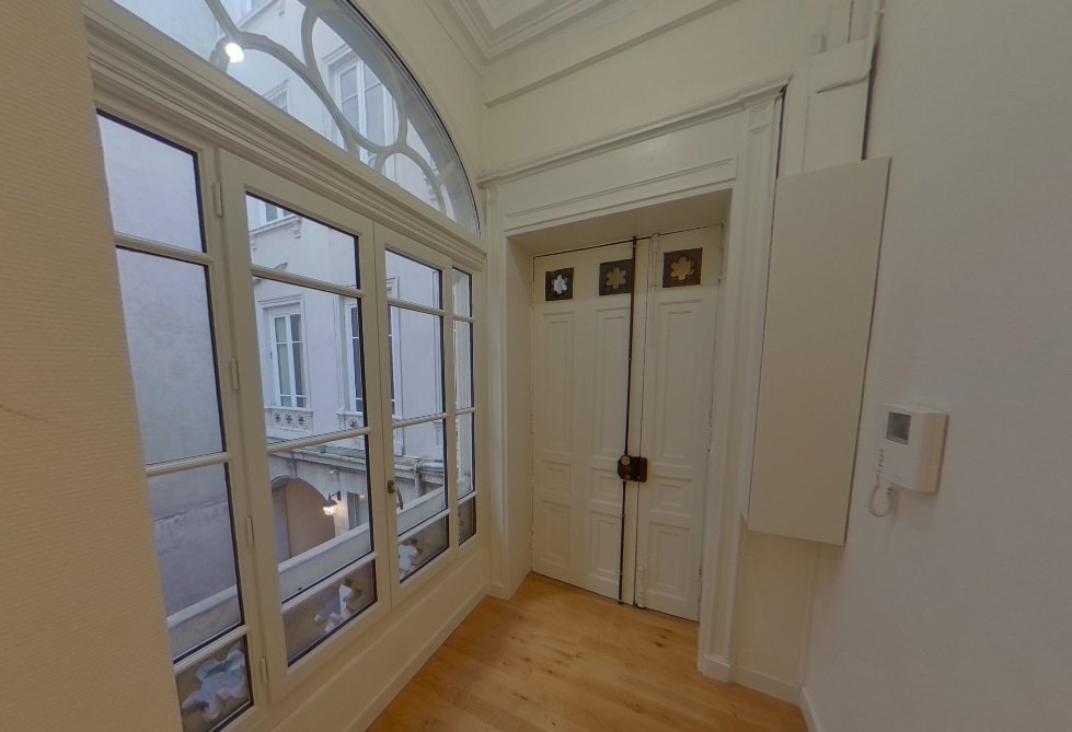 APPARTEMENT T3 A LOUER - LYON 2EME ARRONDISSEMENT Bellecour-Sala - 65.29 m2 - 1 080 &euro; charges comprises par mois