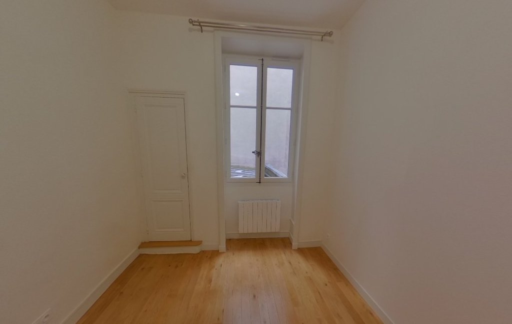 APPARTEMENT T3 A LOUER - LYON 2EME ARRONDISSEMENT Bellecour-Sala - 65.29 m2 - 1 080 &euro; charges comprises par mois