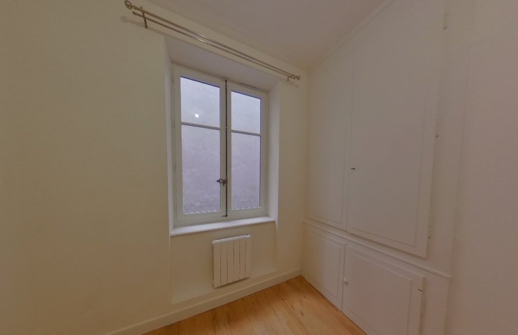 APPARTEMENT T3 A LOUER - LYON 2EME ARRONDISSEMENT Bellecour-Sala - 65.29 m2 - 1 080 &euro; charges comprises par mois