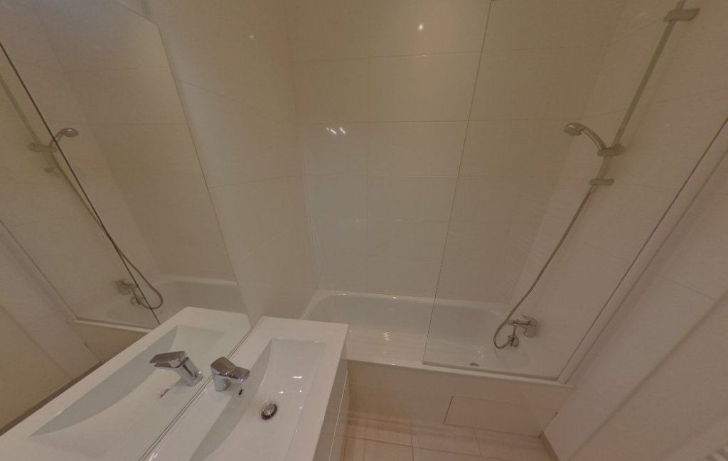 APPARTEMENT T3 A LOUER - LYON 2EME ARRONDISSEMENT Bellecour-Sala - 65.29 m2 - 1 080 &euro; charges comprises par mois