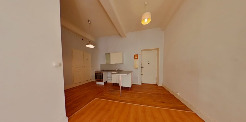 APPARTEMENT T3 A LOUER - LYON 2EME ARRONDISSEMENT Gailleton-A. Comte - 49.18 m2 - 844 &euro; charges comprises par mois