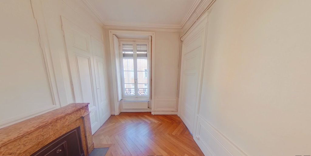 APPARTEMENT T3 A LOUER - LYON 2EME ARRONDISSEMENT Vaubecour-Mairie - 70.21 m2 - 1 154,32 &euro; charges comprises par mois