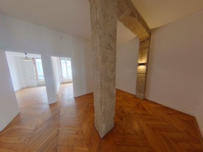 APPARTEMENT T3 A LOUER - LYON 2EME ARRONDISSEMENT - 65,86 m2 - 895 € charges comprises par mois