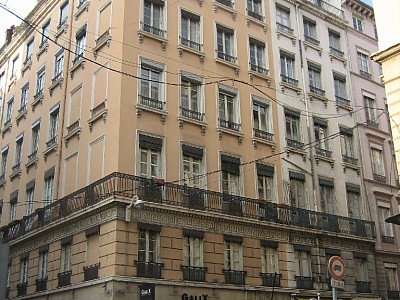APPARTEMENT T3 A LOUER - LYON 2EME ARRONDISSEMENT - 71.04 m2 - 1040 € charges comprises par mois