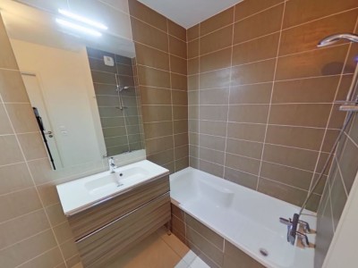 APPARTEMENT T3 A LOUER - LYON 3EME ARRONDISSEMENT - 69,92 m2 - 1007,66 € charges comprises par mois