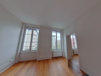 APPARTEMENT T3 A LOUER - LYON 3EME ARRONDISSEMENT - 55.91 m2 - 981,29 € charges comprises par mois