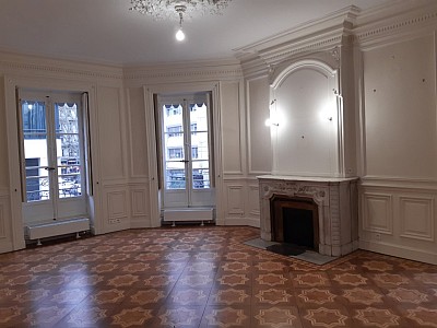 APPARTEMENT T3 A LOUER - LYON 3EME ARRONDISSEMENT - 119 m2 - 1495 € charges comprises par mois