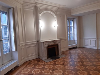 APPARTEMENT T3 A LOUER - LYON 3EME ARRONDISSEMENT - 119 m2 - 1495 € charges comprises par mois