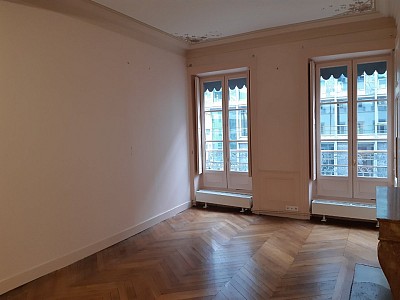 APPARTEMENT T3 A LOUER - LYON 3EME ARRONDISSEMENT - 119 m2 - 1495 € charges comprises par mois