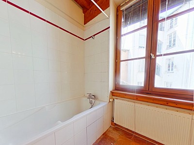 APPARTEMENT T3 A LOUER - LYON 3EME ARRONDISSEMENT Bonnel-Servient - 76.66 m2 - 1000€ charges comprises par mois